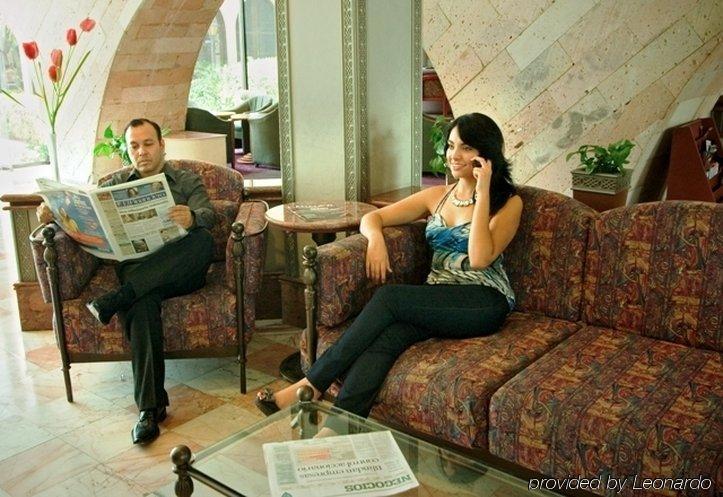 فندق لوسيرنا سيوداد خواريز المظهر الداخلي الصورة